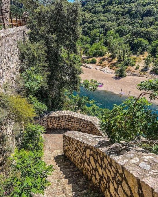 Proche D'Uzes La Terrasse Du Soleil Levant Collias Εξωτερικό φωτογραφία