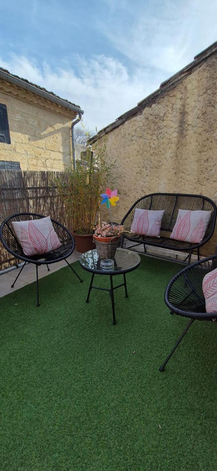 Proche D'Uzes La Terrasse Du Soleil Levant Collias Εξωτερικό φωτογραφία